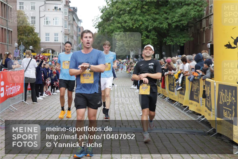 13.09.2026 - Kiel Lauf Yannick Fuchs http://msf.ph/oto/10407052 13.09.2026 10:33:27 Ziel 813, 864, 1331, 1979, 3991, 4929, 5197, 5274, 6080, 6537, 6775, 9411, 9891, 9975, 10331, 11063, 32, 1327, 1467, 1525, 2824, 3327, 3997, 5197, 5907, 6988, 7030, 7709, 8280, 9222, 9879, 9891, 9975, 10181, 10448, 10552, 10773, 11754, 12277, 12339, 435, 446, 1958, 2073, 2285, 2775, 3323, 3799, 3924, 4300, 4776, 5160, 5961, 6569, 6973, 7372, 8225, 8641, 8896, 8938, 8940, 10984, 11289, 11604, 11707, 12729, 32, 342, 1467, 3327, 4393, 6337, 9222, 9879, 10338, 11597 meine-sportfotos.de