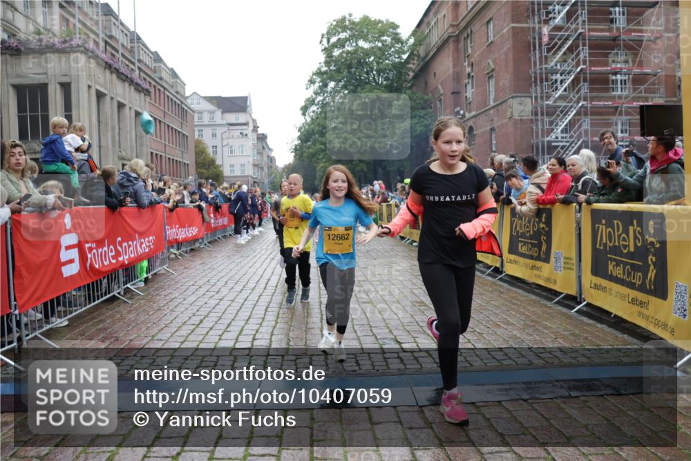 13.09.2026 - Kiel Lauf Yannick Fuchs http://msf.ph/oto/10407059 13.09.2026 08:59:59 Ziel 780, 1871, 2789, 2918, 3545, 3568, 6271, 7624, 7746, 8692, 12371, 28, 125, 533, 579, 621, 1413, 1549, 1792, 2342, 2906, 2962, 3165, 3537, 3865, 3867, 3890, 4481, 4498, 4886, 5016, 6943, 6944, 7320, 7396, 7919, 7981, 8069, 8153, 8530, 8673, 8932, 9036, 9151, 9358, 9370, 9394, 9939, 10665, 10723, 11189, 11364, 11570, 11980, 12298, 12329, 12586, 65, 783, 1538, 2513, 3549, 4001, 4661, 4793, 4821, 9003, 9421, 9520, 10083, 10592, 12662, 125 meine-sportfotos.de