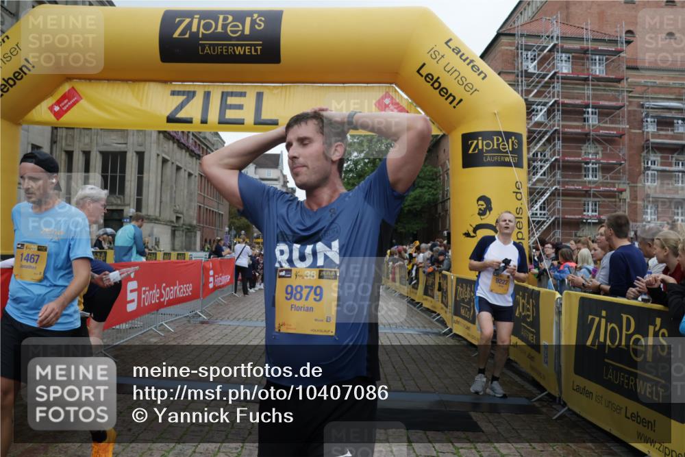 13.09.2026 - Kiel Lauf Yannick Fuchs http://msf.ph/oto/10407086 13.09.2026 10:33:32 Ziel 435, 813, 1331, 1958, 1979, 2775, 5961, 6080, 6569, 6775, 8641, 8938, 8940, 10331, 10984, 11063, 12729, 864, 1327, 1525, 2824, 3991, 3997, 4929, 5197, 5274, 5907, 6537, 6988, 7030, 7709, 8280, 9411, 9891, 9975, 10181, 10448, 10552, 10773, 11063, 11754, 12277, 12339, 115, 446, 908, 2073, 2285, 3323, 3799, 3924, 4300, 4776, 5160, 6973, 7372, 8225, 8362, 8896, 11289, 11604, 11707, 32, 1467, 3327, 9222, 9879 meine-sportfotos.de