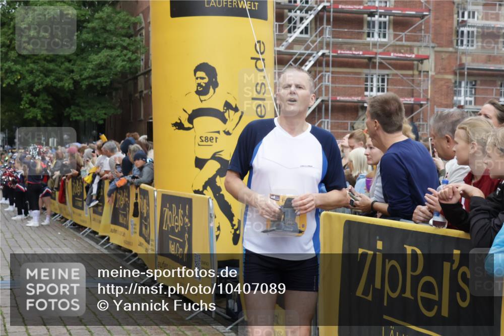 13.09.2026 - Kiel Lauf Yannick Fuchs http://msf.ph/oto/10407089 13.09.2026 10:33:33 Ziel 435, 813, 1331, 1958, 1979, 2073, 2775, 3323, 3799, 5961, 6080, 6569, 6775, 8641, 8938, 8940, 10331, 10984, 11289, 12729, 864, 1327, 1331, 1525, 1979, 2824, 3991, 3997, 4929, 5197, 5274, 5907, 6537, 6988, 7030, 7709, 8280, 9411, 9891, 9975, 10181, 10331, 10448, 10552, 10773, 11063, 11754, 12277, 12339, 115, 446, 908, 1730, 2285, 3924, 4300, 4739, 4776, 5160, 6973, 7372, 8225, 8362, 8896, 11591, 11604, 11707, 32, 1467, 3327, 9222, 9879 meine-sportfotos.de