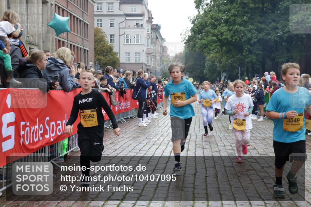 13.09.2026 - Kiel Lauf Yannick Fuchs http://msf.ph/oto/10407095 13.09.2026 09:00:02 Ziel 780, 1871, 2789, 2918, 3545, 3568, 4001, 6271, 7624, 7746, 8692, 10083, 12371, 28, 125, 533, 579, 621, 1413, 1549, 1792, 2342, 2906, 2962, 3165, 3537, 3865, 3867, 3890, 4481, 5016, 6943, 7320, 7396, 7919, 7981, 8153, 8530, 8673, 8932, 9036, 9151, 9370, 9394, 9939, 10665, 10723, 11364, 11570, 11980, 12298, 12329, 12586, 65, 783, 1538, 2513, 2894, 3549, 4661, 4793, 4821, 6258, 6606, 6808, 9003, 9421, 9520, 10592, 12051, 12662, 125, 1413, 1549, 1792, 2342, 3165 meine-sportfotos.de