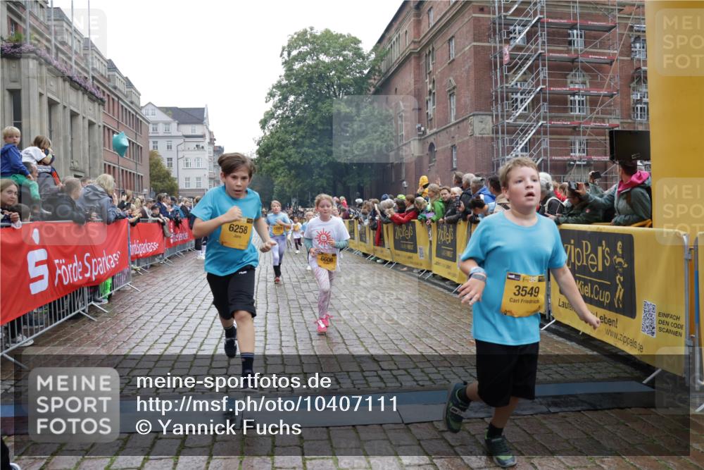 13.09.2026 - Kiel Lauf Yannick Fuchs http://msf.ph/oto/10407111 13.09.2026 09:00:03 Ziel 780, 1871, 2789, 2918, 3545, 3568, 4001, 6271, 7624, 7746, 8692, 9421, 10083, 12371, 28, 533, 579, 621, 1413, 1549, 1792, 2342, 2789, 2906, 2962, 3165, 3537, 3865, 3867, 3890, 4481, 5016, 6943, 7320, 7396, 7919, 7981, 8153, 8530, 8673, 8932, 9036, 9151, 9370, 9394, 9939, 10665, 10723, 11364, 11570, 11980, 12298, 12329, 12586, 65, 783, 1538, 2513, 2894, 3549, 4661, 4793, 4821, 6258, 6606, 6808, 9003, 9520, 10592, 11727, 12051, 12662, 125, 1413, 1549, 1792, 2342, 3165, 4481 meine-sportfotos.de