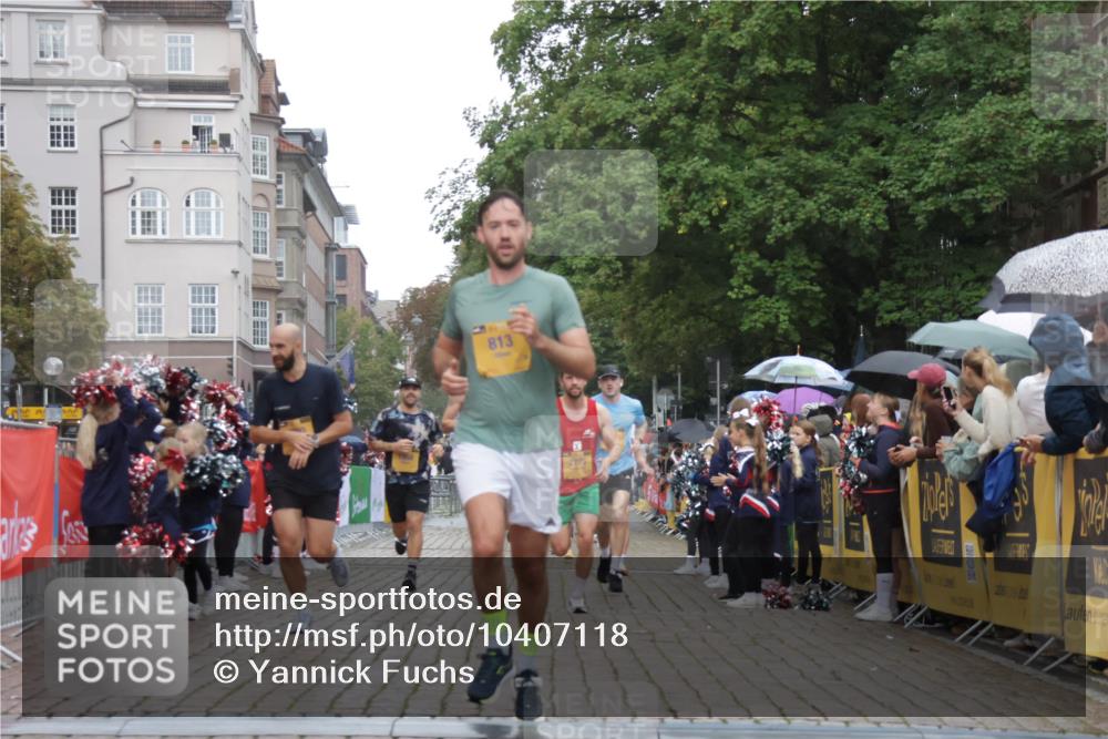 13.09.2026 - Kiel Lauf Yannick Fuchs http://msf.ph/oto/10407118 13.09.2026 10:34:04 Ziel 965, 1299, 1352, 2009, 2333, 2577, 3099, 3395, 3704, 3819, 5175, 5773, 7378, 7925, 8022, 9078, 9081, 9373, 9491, 10179, 10310, 11318, 11732, 12169, 115, 435, 446, 813, 908, 1730, 1958, 2073, 2285, 2775, 3323, 3799, 3924, 4300, 4739, 4776, 5160, 5961, 6080, 6569, 6973, 7372, 8225, 8362, 8641, 8896, 8938, 8940, 10984, 11289, 11591, 11604, 11707, 12729, 93, 244, 1668, 2094, 3384, 4466, 4679, 4820, 5165, 6344, 7932, 8646, 9788, 10893, 11002, 12120, 1331, 1979, 11063 meine-sportfotos.de