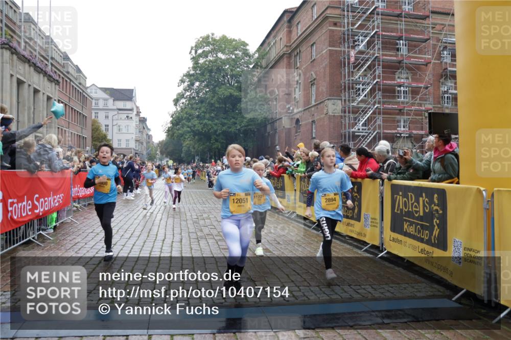 13.09.2026 - Kiel Lauf Yannick Fuchs http://msf.ph/oto/10407154 13.09.2026 09:00:06 Ziel 780, 1871, 2918, 3545, 3568, 4001, 4793, 6271, 7624, 7746, 8692, 9003, 9421, 9520, 10083, 12137, 12371, 28, 533, 579, 621, 2789, 2906, 2962, 3537, 3865, 3867, 3890, 4481, 7919, 7981, 8530, 8673, 8932, 9036, 9151, 9370, 9394, 9939, 10665, 11364, 11570, 11980, 12298, 12329, 12586, 65, 783, 897, 1284, 1538, 2513, 2894, 3549, 4661, 4821, 6258, 6487, 6606, 6808, 10592, 11727, 12051, 12662, 125, 579, 1413, 1549, 1792, 2342, 3165, 3890, 4481, 9370, 11570, 12586 meine-sportfotos.de