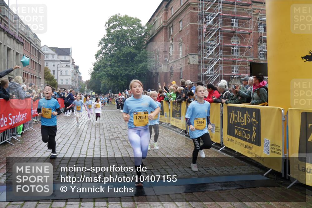 13.09.2026 - Kiel Lauf Yannick Fuchs http://msf.ph/oto/10407155 13.09.2026 09:00:06 Ziel 780, 1871, 2918, 3545, 3568, 4001, 4793, 6271, 7624, 7746, 8692, 9003, 9421, 9520, 10083, 12137, 12371, 28, 533, 579, 621, 2789, 2906, 2962, 3537, 3865, 3867, 3890, 4481, 7919, 7981, 8530, 8673, 8932, 9036, 9151, 9370, 9394, 9939, 10665, 11364, 11570, 11980, 12298, 12329, 12586, 65, 783, 897, 1284, 1538, 2513, 2894, 3549, 4661, 4821, 6258, 6487, 6606, 6808, 10592, 11727, 12051, 12662, 125, 579, 1413, 1549, 1792, 2342, 3165, 3890, 4481, 9370, 11570, 12586 meine-sportfotos.de