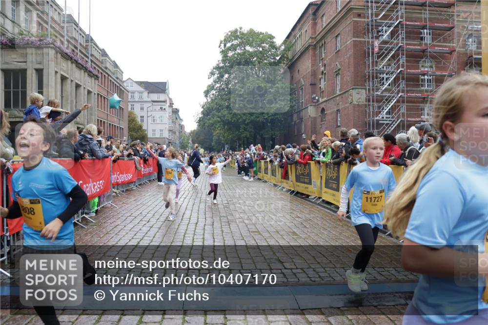 13.09.2026 - Kiel Lauf Yannick Fuchs http://msf.ph/oto/10407170 13.09.2026 09:00:07 Ziel 780, 783, 1871, 2918, 3545, 3568, 4001, 4793, 6271, 7624, 7746, 8692, 9003, 9421, 9520, 10083, 10223, 12137, 12371, 28, 533, 579, 621, 2789, 2906, 2962, 3537, 3545, 3568, 3865, 3867, 3890, 7919, 8530, 8673, 8932, 9036, 9151, 9370, 9394, 9939, 11364, 11570, 11980, 12298, 12329, 12586, 65, 897, 1284, 1538, 2513, 2894, 3549, 4661, 4821, 6258, 6487, 6606, 6808, 10592, 11727, 12051, 12662, 125, 579, 1413, 1549, 1792, 2342, 3165, 3537, 3890, 4481, 8530, 9370, 9394, 11570, 12586 meine-sportfotos.de