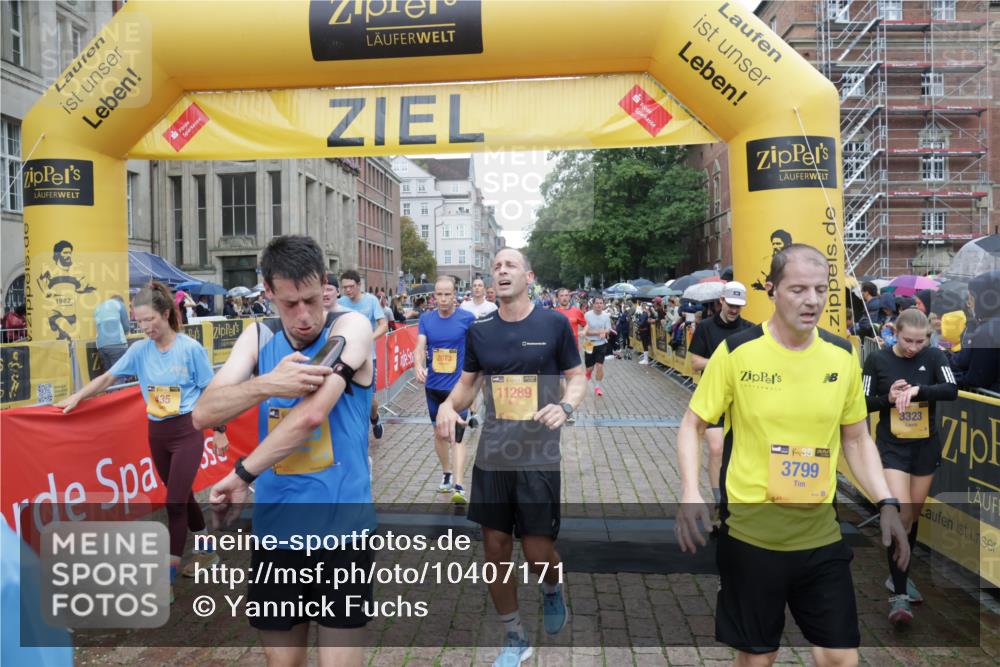 13.09.2026 - Kiel Lauf Yannick Fuchs http://msf.ph/oto/10407171 13.09.2026 10:34:16 Ziel 244, 1299, 1668, 2009, 3384, 4466, 4679, 5165, 6344, 7932, 7933, 8646, 9788, 10893, 11002, 11153, 12020, 12120, 115, 908, 965, 1352, 1730, 2285, 2333, 2577, 3099, 3395, 3704, 3819, 4300, 4739, 4776, 5160, 5175, 5773, 6973, 7372, 7378, 7925, 8022, 8362, 8896, 9078, 9081, 9373, 9491, 10179, 10310, 11318, 11591, 11604, 11707, 11732, 12169, 93, 1086, 2044, 2094, 2465, 3180, 3864, 4351, 4608, 4723, 4735, 4820, 5125, 5737, 5996, 6260, 7928, 8480, 10549, 10904, 3924, 4776, 6973 meine-sportfotos.de