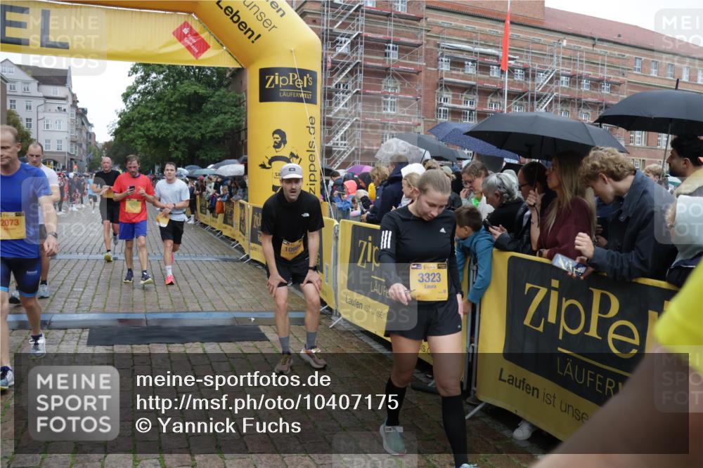 13.09.2026 - Kiel Lauf Yannick Fuchs http://msf.ph/oto/10407175 13.09.2026 10:34:17 Ziel 244, 1299, 1668, 2009, 3384, 4466, 4679, 5165, 6344, 7932, 7933, 8646, 9788, 10893, 11002, 11153, 12020, 12120, 115, 908, 965, 1352, 1730, 2285, 2333, 2577, 3099, 3395, 3704, 3819, 4300, 4739, 4776, 5160, 5175, 5773, 7372, 7378, 7925, 8022, 8362, 8896, 9078, 9081, 9373, 9491, 10179, 10310, 11318, 11591, 11604, 11707, 11732, 12169, 93, 1086, 2044, 2094, 2465, 3180, 3864, 4351, 4608, 4723, 4735, 4820, 5125, 5737, 5996, 6260, 7928, 8480, 10549, 10904, 3924, 4776, 6973 meine-sportfotos.de