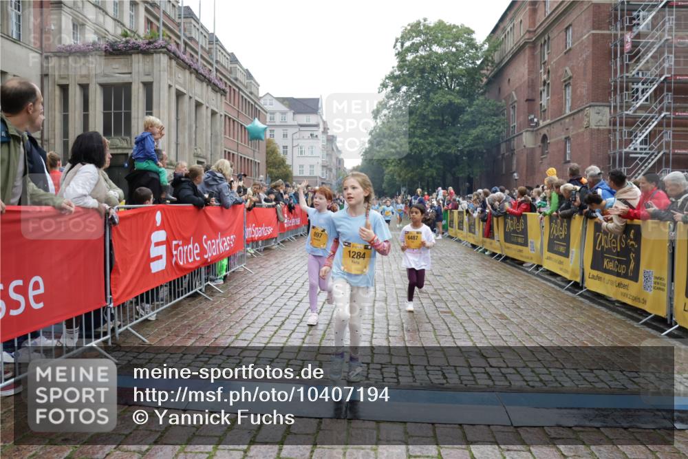 13.09.2026 - Kiel Lauf Yannick Fuchs http://msf.ph/oto/10407194 13.09.2026 09:00:08 Ziel 780, 783, 1538, 1871, 2918, 4001, 4793, 6271, 7624, 7746, 8692, 9003, 9421, 9520, 10083, 10223, 12137, 12371, 28, 533, 579, 621, 1871, 2789, 2906, 2962, 3537, 3545, 3568, 3865, 3867, 3890, 6271, 7919, 8530, 8673, 8932, 9036, 9151, 9394, 9939, 11364, 11980, 12298, 12329, 12586, 65, 897, 1284, 2513, 2894, 3549, 4661, 4821, 6258, 6487, 6606, 6808, 10592, 11727, 12051, 12662, 125, 579, 1413, 1549, 1792, 2342, 3165, 3537, 3890, 4481, 8530, 9370, 9394, 11364, 11570, 12586 meine-sportfotos.de