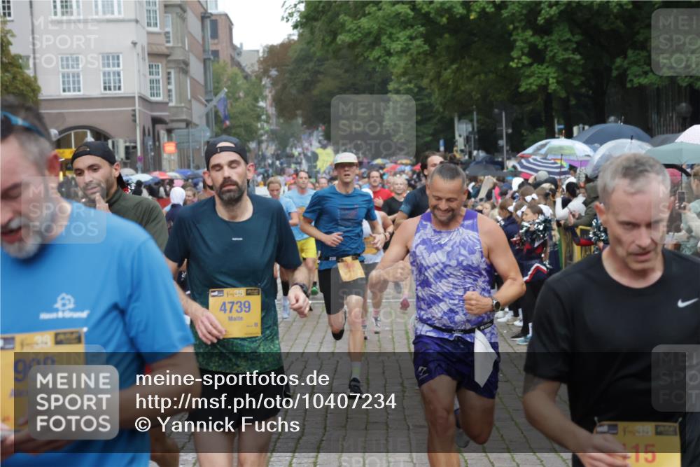 13.09.2026 - Kiel Lauf Yannick Fuchs http://msf.ph/oto/10407234 13.09.2026 10:34:28 Ziel 93, 1086, 2094, 2465, 4351, 4466, 4723, 4735, 4820, 5125, 5737, 5996, 6260, 7387, 7933, 12020, 12070, 244, 965, 1299, 1352, 1668, 1730, 2009, 2333, 2577, 3099, 3384, 3395, 3704, 3819, 4466, 4679, 4739, 5165, 5175, 5773, 6344, 7378, 7925, 7932, 8022, 8646, 9078, 9081, 9373, 9491, 9788, 10179, 10310, 10893, 11002, 11153, 11318, 11591, 11732, 12120, 12169, 1307, 1667, 2044, 2432, 2449, 3180, 3864, 4608, 5576, 6225, 6941, 7672, 7928, 8480, 8746, 9276, 10549, 10904 meine-sportfotos.de