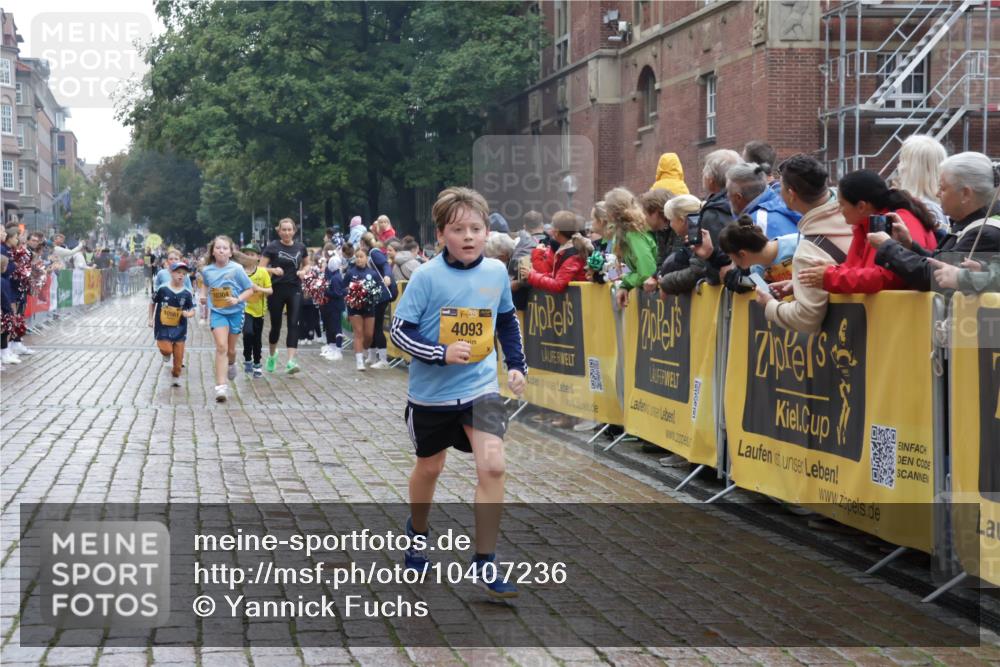 13.09.2026 - Kiel Lauf Yannick Fuchs http://msf.ph/oto/10407236 13.09.2026 09:00:13 Ziel 65, 783, 1538, 2513, 4001, 4661, 4793, 4821, 9003, 9421, 9520, 10083, 10223, 12137, 12662, 28, 533, 621, 780, 1871, 2789, 2906, 2918, 2962, 3545, 3568, 3865, 3867, 6271, 7624, 7746, 7919, 8673, 8692, 8932, 9036, 9151, 9939, 11980, 12298, 12329, 12371, 897, 1284, 2894, 3549, 4093, 6258, 6487, 6606, 6808, 10304, 10592, 11727, 12051, 579, 3537, 3890, 4481, 8530, 8932, 9151, 9370, 9394, 11364, 11570, 11980, 12329, 12586 meine-sportfotos.de