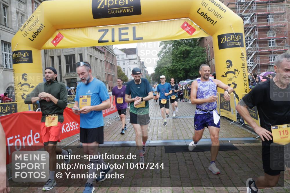 13.09.2026 - Kiel Lauf Yannick Fuchs http://msf.ph/oto/10407244 13.09.2026 10:34:30 Ziel 93, 1086, 2044, 2094, 2465, 3180, 3864, 4351, 4608, 4723, 4735, 4820, 5125, 5737, 5996, 6260, 7387, 7928, 7933, 8480, 10904, 10905, 12070, 244, 965, 1299, 1352, 1668, 2009, 2333, 2577, 3099, 3384, 3395, 3704, 3819, 4466, 4679, 5165, 5175, 5773, 6344, 7378, 7925, 7932, 7933, 8022, 8646, 9078, 9081, 9373, 9491, 9788, 10179, 10310, 10893, 11002, 11153, 11318, 11732, 12020, 12120, 12169, 1307, 1667, 2432, 2449, 5576, 6225, 6941, 7006, 7273, 7672, 8195, 8746, 9276, 10549 meine-sportfotos.de