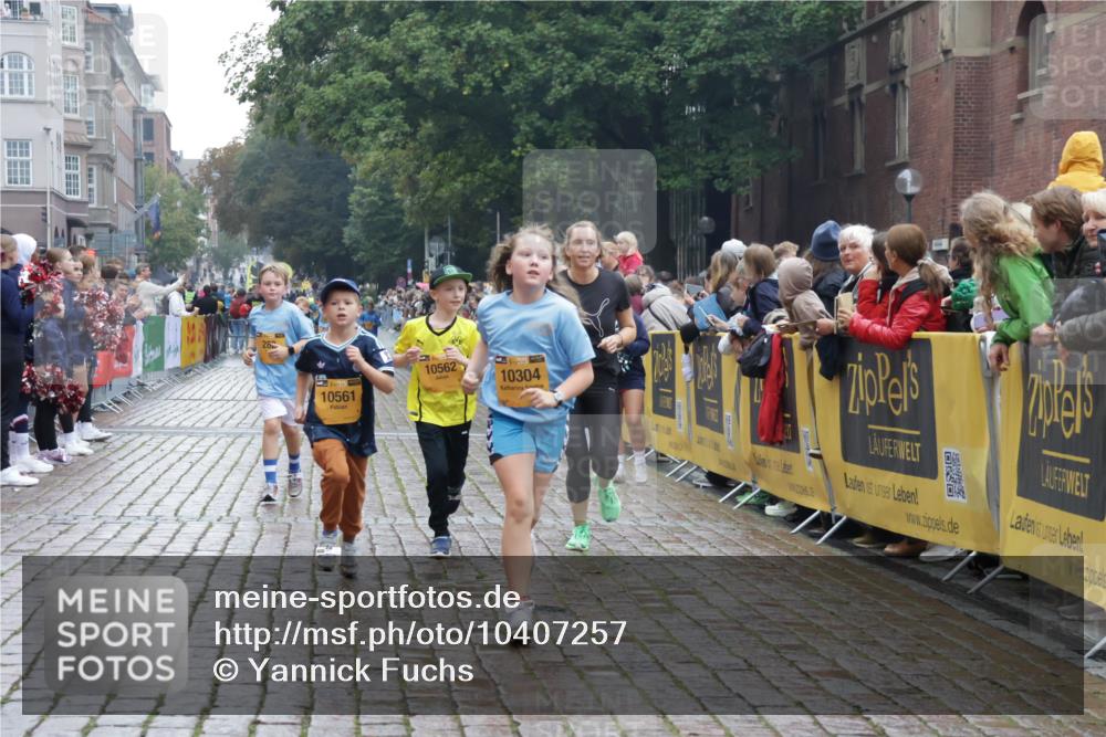 13.09.2026 - Kiel Lauf Yannick Fuchs http://msf.ph/oto/10407257 13.09.2026 09:00:15 Ziel 65, 783, 1538, 2513, 3549, 4001, 4661, 4793, 4821, 6258, 6606, 9003, 9421, 9520, 10083, 10223, 10592, 12137, 12662, 28, 533, 621, 780, 1871, 2789, 2906, 2918, 2962, 3545, 3568, 3865, 3867, 6271, 7624, 7746, 7919, 8673, 8692, 8932, 9036, 9939, 11980, 12298, 12329, 12371, 897, 1284, 2894, 4093, 6487, 6808, 10304, 10561, 10562, 11727, 12051, 579, 621, 2906, 3537, 3890, 7919, 8530, 8932, 9151, 9394, 11364, 11980, 12329, 12586 meine-sportfotos.de