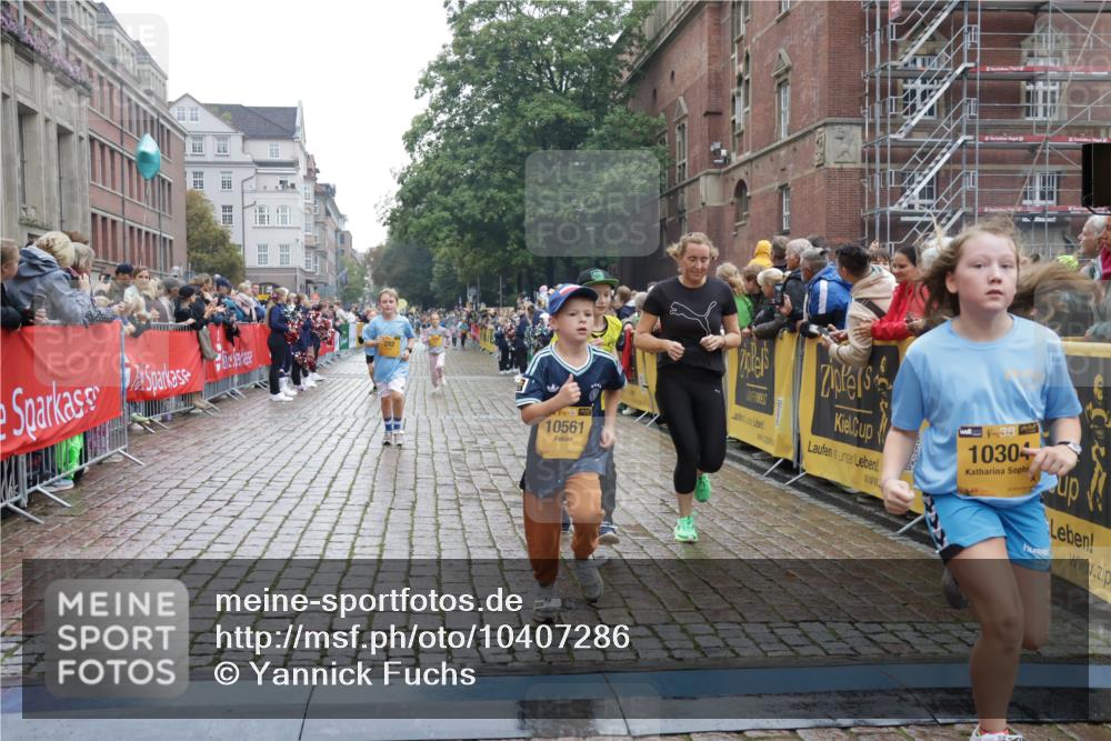 13.09.2026 - Kiel Lauf Yannick Fuchs http://msf.ph/oto/10407286 13.09.2026 09:00:17 Ziel 65, 783, 1538, 2513, 2894, 3549, 4661, 4793, 4821, 6258, 6606, 6808, 9003, 9421, 9520, 10223, 10592, 12051, 12137, 12662, 28, 533, 621, 780, 1871, 2789, 2906, 2918, 2962, 3545, 3568, 3865, 3867, 4001, 6271, 7624, 7746, 7919, 8673, 8692, 9036, 9939, 10083, 12298, 12371, 282, 897, 1284, 4093, 6487, 10304, 10561, 10562, 11727, 533, 621, 2906, 2962, 3537, 7919, 8530, 8932, 9151, 9394, 11364, 11980, 12298, 12329 meine-sportfotos.de