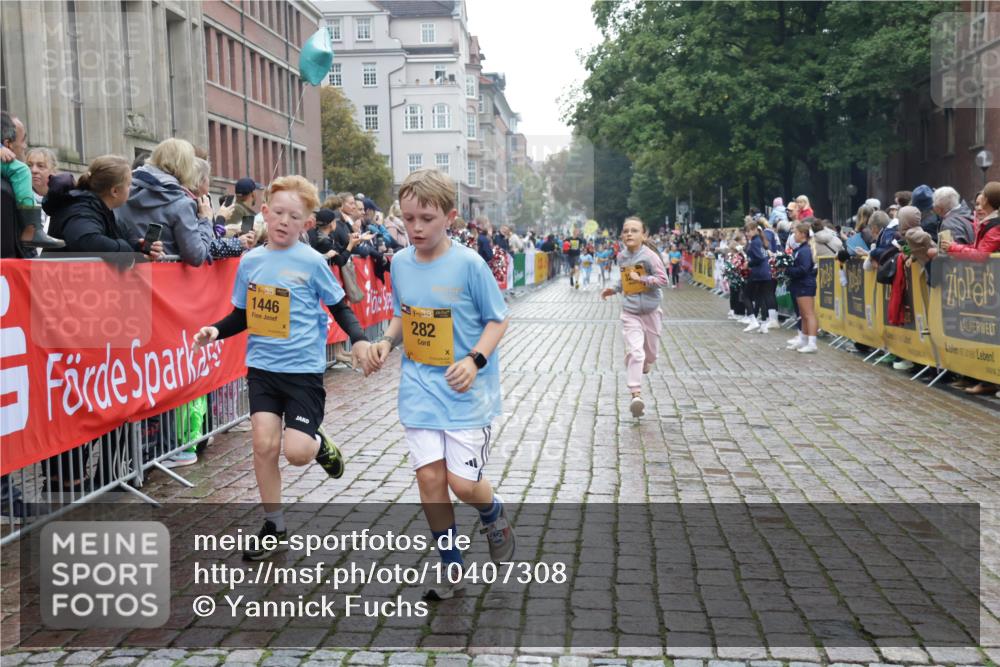 13.09.2026 - Kiel Lauf Yannick Fuchs http://msf.ph/oto/10407308 13.09.2026 09:00:20 Ziel 65, 783, 897, 1284, 1538, 2513, 2894, 3549, 4661, 4793, 4821, 6258, 6487, 6606, 6808, 9003, 9520, 10223, 10592, 11727, 12051, 12137, 12662, 28, 780, 1871, 2789, 2918, 3545, 3568, 3865, 3867, 4001, 6271, 7624, 7746, 8673, 8692, 9003, 9036, 9421, 9939, 10083, 12298, 12371, 282, 1446, 3268, 4093, 10304, 10561, 10562, 28, 533, 621, 2906, 2962, 3865, 3867, 7919, 8673, 8932, 9036, 9151, 9939, 11980, 12298, 12329 meine-sportfotos.de