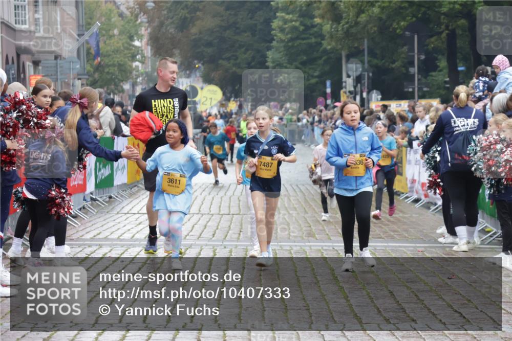 13.09.2026 - Kiel Lauf Yannick Fuchs http://msf.ph/oto/10407333 13.09.2026 09:00:29 Ziel 897, 1284, 2894, 3549, 4093, 6258, 6487, 6606, 6808, 10304, 10561, 10562, 10592, 11727, 12051, 65, 780, 783, 1538, 1871, 2513, 2918, 3545, 3549, 3568, 4001, 4661, 4793, 4821, 6271, 7624, 7746, 8692, 9003, 9421, 9520, 10083, 10223, 10592, 12137, 12371, 12662, 282, 1446, 3268, 28, 2789, 3545, 3568, 9036 meine-sportfotos.de