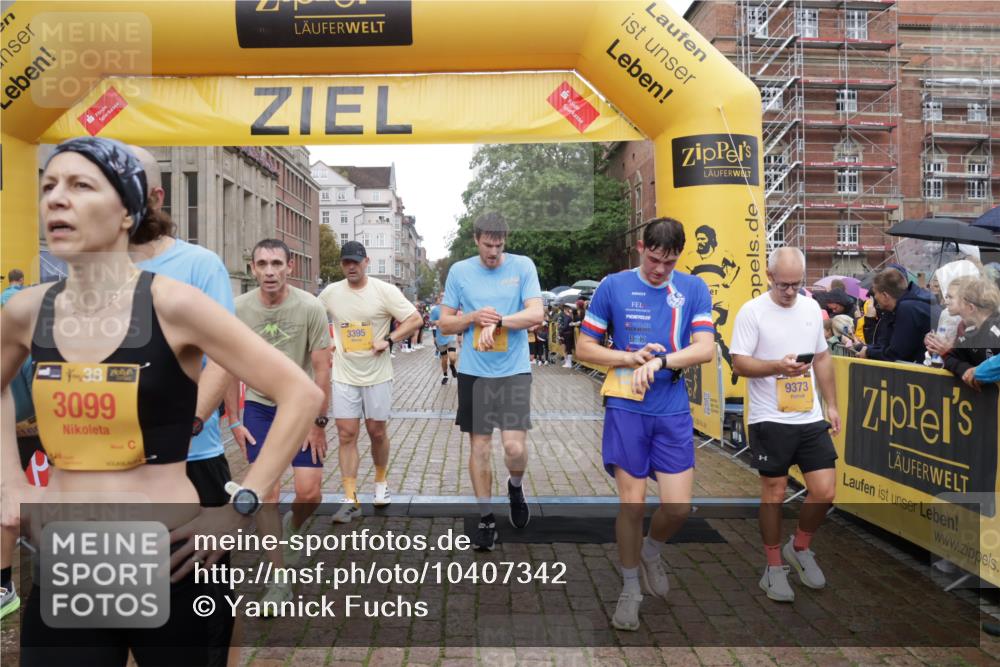 13.09.2026 - Kiel Lauf Yannick Fuchs http://msf.ph/oto/10407342 13.09.2026 10:34:43 Ziel 1307, 1667, 2044, 2432, 2449, 3180, 3864, 4608, 5576, 6225, 6941, 7672, 7928, 8480, 8746, 9276, 9389, 10549, 10904, 10905, 11374, 93, 244, 1086, 1299, 1668, 2009, 2094, 2465, 3384, 4351, 4466, 4679, 4723, 4735, 4820, 5125, 5165, 5737, 5996, 6260, 6344, 7387, 7932, 7933, 8646, 9788, 10893, 11002, 11153, 12020, 12070, 12120, 2268, 3470, 3547, 3603, 4028, 5218, 5247, 7006, 7273, 7960, 8195, 9853, 9988, 10361, 1299, 2009, 3099, 3395, 5175, 7378 meine-sportfotos.de