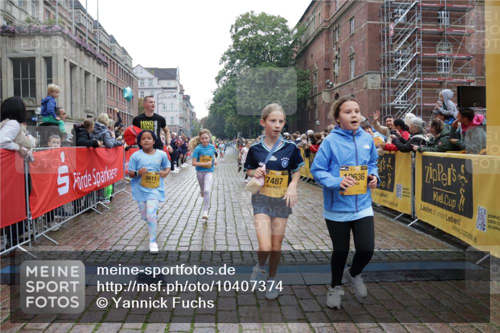 13.09.2026 - Kiel Lauf Yannick Fuchs http://msf.ph/oto/10407374 13.09.2026 09:00:34 Ziel 282, 897, 1284, 1446, 3268, 4093, 6487, 10304, 10561, 10562, 65, 780, 783, 1284, 1538, 2513, 2894, 2918, 3549, 4001, 4661, 4793, 4821, 6258, 6606, 6808, 7624, 7746, 8692, 9003, 9421, 9520, 10083, 10223, 10592, 11727, 12051, 12137, 12371, 12662, 3135, 3611, 7487, 7991, 10636, 11425, 780, 1871, 2789, 2918, 3545, 3568, 6271, 7624, 7746, 8692, 12371 meine-sportfotos.de