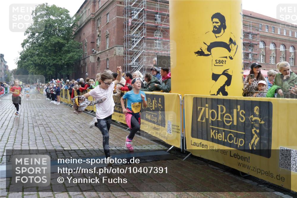13.09.2026 - Kiel Lauf Yannick Fuchs http://msf.ph/oto/10407391 13.09.2026 09:00:37 Ziel 282, 1446, 3268, 4093, 10304, 10561, 10562, 65, 783, 897, 1284, 1538, 2513, 2894, 3549, 4001, 4661, 4793, 4821, 6258, 6487, 6606, 6808, 7746, 9003, 9421, 9520, 10083, 10223, 10592, 11727, 12051, 12137, 12371, 12662, 3135, 3611, 6561, 7487, 7991, 10636, 11425, 780, 1871, 2918, 3545, 3568, 6271, 7624, 7746, 8692, 12371 meine-sportfotos.de