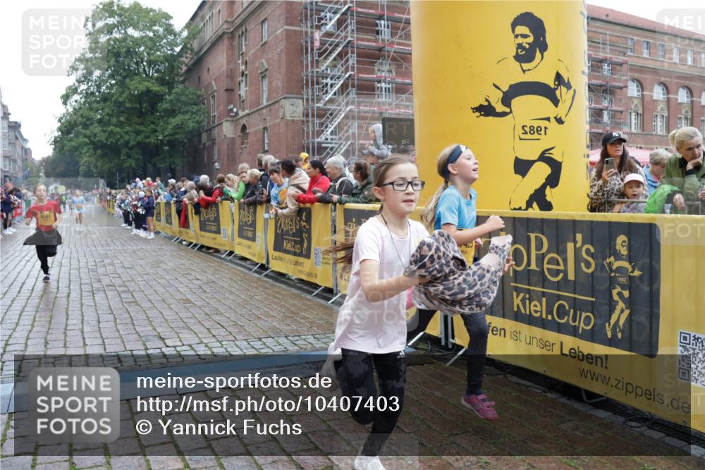 13.09.2026 - Kiel Lauf Yannick Fuchs http://msf.ph/oto/10407403 13.09.2026 09:00:38 Ziel 282, 1446, 3268, 4093, 10304, 10561, 10562, 65, 783, 897, 1284, 1538, 2513, 2894, 3549, 4001, 4661, 4793, 4821, 6258, 6487, 6606, 6808, 9003, 9421, 9520, 10083, 10223, 10592, 11727, 12051, 12137, 12662, 3135, 3611, 6561, 7487, 7991, 10636, 11425, 780, 1871, 2918, 3545, 3568, 4001, 6271, 7624, 7746, 8692, 10083, 12371 meine-sportfotos.de