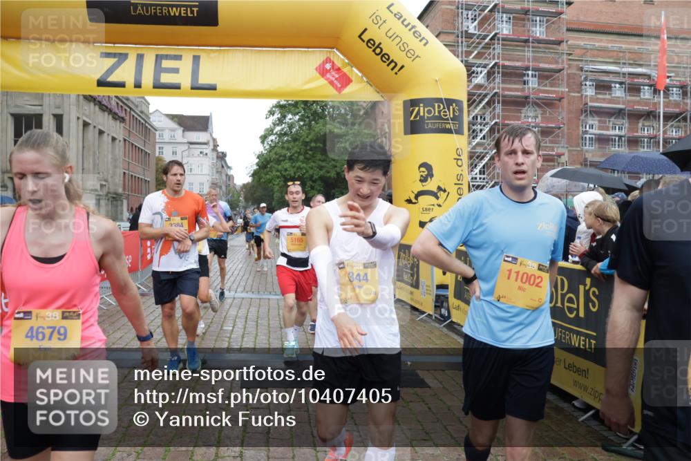 13.09.2026 - Kiel Lauf Yannick Fuchs http://msf.ph/oto/10407405 13.09.2026 10:34:51 Ziel 1307, 1667, 2432, 2449, 3470, 3547, 3603, 5218, 5576, 7006, 7273, 7672, 8195, 8746, 9276, 9389, 11163, 93, 244, 1086, 1667, 1668, 2044, 2094, 2465, 3180, 3864, 4351, 4466, 4608, 4723, 4735, 4820, 5125, 5737, 5996, 6225, 6260, 6941, 7387, 7928, 7933, 8480, 10549, 10893, 10904, 10905, 11153, 11374, 12020, 12070, 1640, 2268, 3400, 4022, 4028, 4449, 4951, 5247, 5386, 6578, 6603, 7960, 8164, 8266, 9220, 9541, 9853, 9988, 10065, 10361, 10676, 11368, 12095, 244, 1299, 2009 meine-sportfotos.de