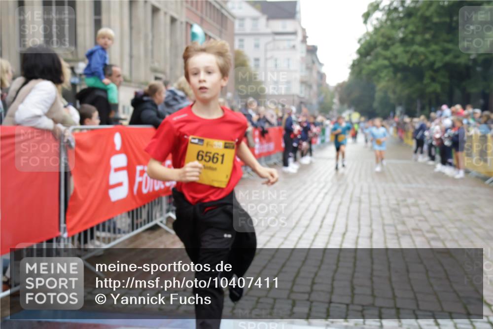 13.09.2026 - Kiel Lauf Yannick Fuchs http://msf.ph/oto/10407411 13.09.2026 09:00:39 Ziel 282, 1446, 3268, 4093, 10304, 10561, 10562, 65, 783, 897, 1284, 1538, 2513, 2894, 3549, 4001, 4661, 4793, 4821, 6258, 6487, 6606, 6808, 9003, 9421, 9520, 10083, 10223, 10592, 11727, 12051, 12137, 12662, 3135, 3611, 6561, 7487, 7991, 10636, 11425, 780, 1871, 2918, 3545, 3568, 4001, 6271, 7624, 7746, 8692, 10083, 12371 meine-sportfotos.de
