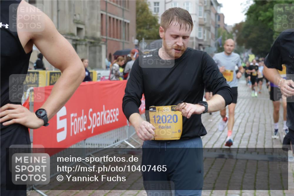 13.09.2026 - Kiel Lauf Yannick Fuchs http://msf.ph/oto/10407465 13.09.2026 10:34:57 Ziel 2268, 3470, 3547, 3603, 4028, 5218, 7006, 7273, 7960, 8195, 9853, 9988, 10361, 11163, 93, 1086, 1307, 1667, 2044, 2094, 2432, 2449, 2465, 3180, 3864, 4351, 4608, 4723, 4735, 4820, 5125, 5576, 5737, 5996, 6225, 6260, 6941, 7387, 7672, 7928, 8480, 8746, 9276, 9389, 10549, 10904, 10905, 11374, 12070, 1640, 2390, 2687, 3400, 4022, 4449, 4951, 5247, 5386, 6578, 6603, 8164, 8266, 8750, 9220, 9261, 9264, 9541, 10065, 10475, 10676, 11368, 11758, 12095, 93, 244 meine-sportfotos.de