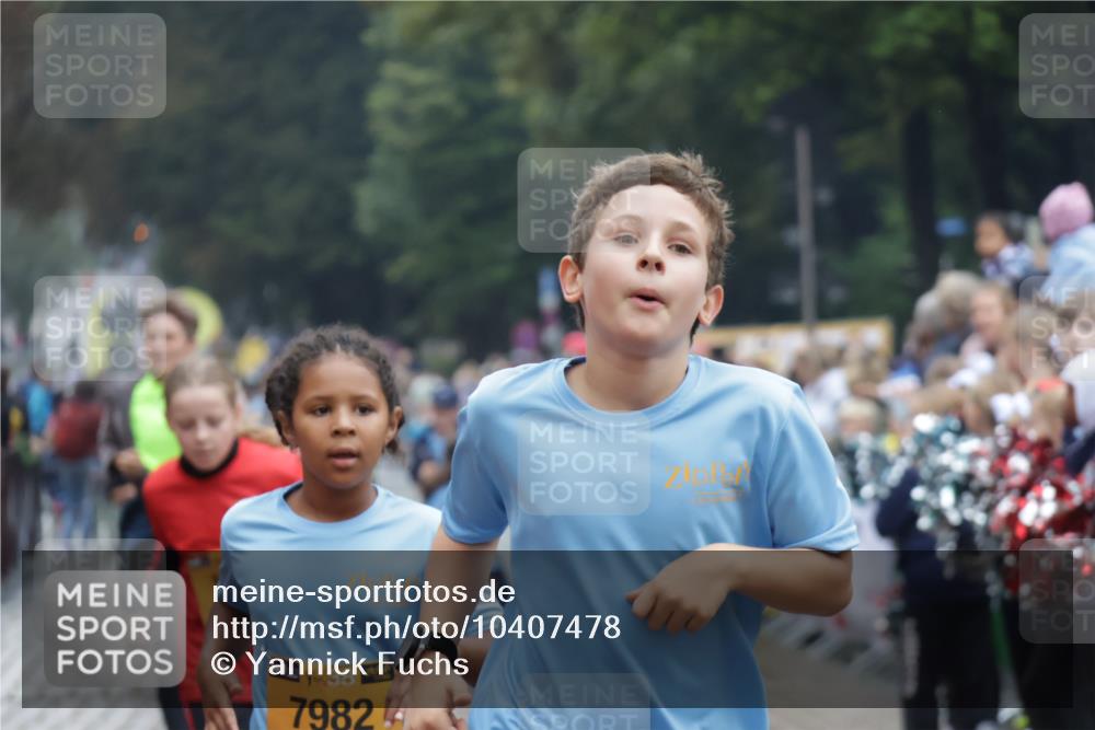 13.09.2026 - Kiel Lauf Yannick Fuchs http://msf.ph/oto/10407478 13.09.2026 09:00:52 Ziel 3135, 3611, 6561, 7487, 7991, 10636, 11425, 282, 897, 1284, 1446, 2513, 2894, 3268, 3549, 4093, 4661, 6258, 6487, 6606, 6808, 10304, 10561, 10562, 10592, 11727, 12051, 1662, 7982, 9503, 12506, 65, 783, 1538, 2513, 3549, 4661, 4793, 4821, 6258, 6606, 9003, 9520, 10223, 10592, 12137, 12662 meine-sportfotos.de