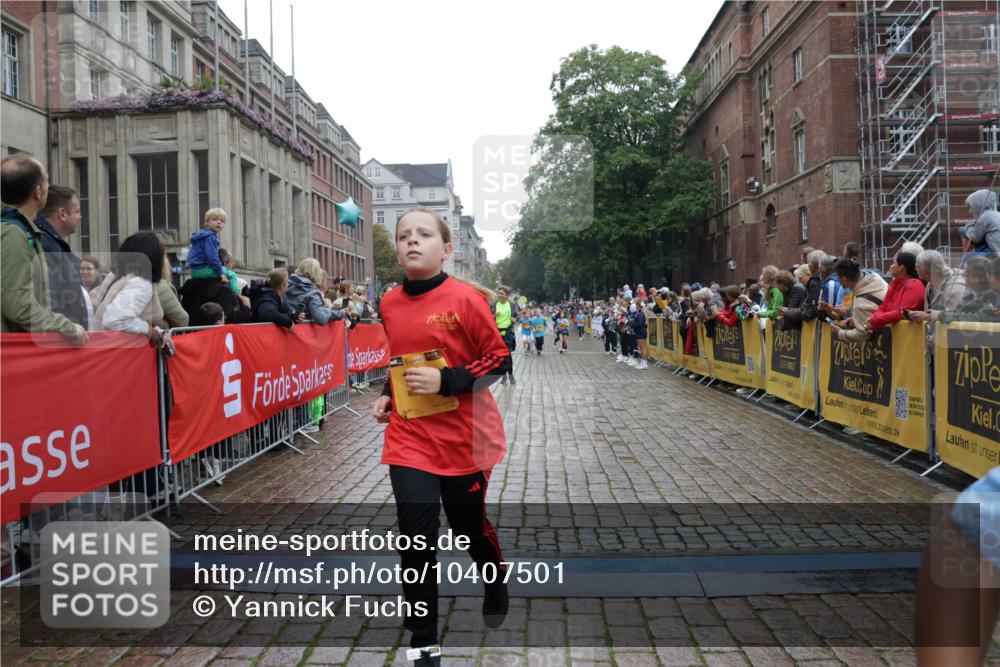 13.09.2026 - Kiel Lauf Yannick Fuchs http://msf.ph/oto/10407501 13.09.2026 09:00:56 Ziel 3135, 3611, 6561, 7487, 7991, 9503, 10636, 11425, 12506, 282, 897, 1284, 1446, 2894, 3268, 4093, 6487, 6808, 10304, 10561, 10562, 11727, 12051, 1662, 7982, 65, 1284, 2513, 2894, 3549, 4661, 4821, 6258, 6606, 6808, 10592, 11727, 12051, 12662 meine-sportfotos.de