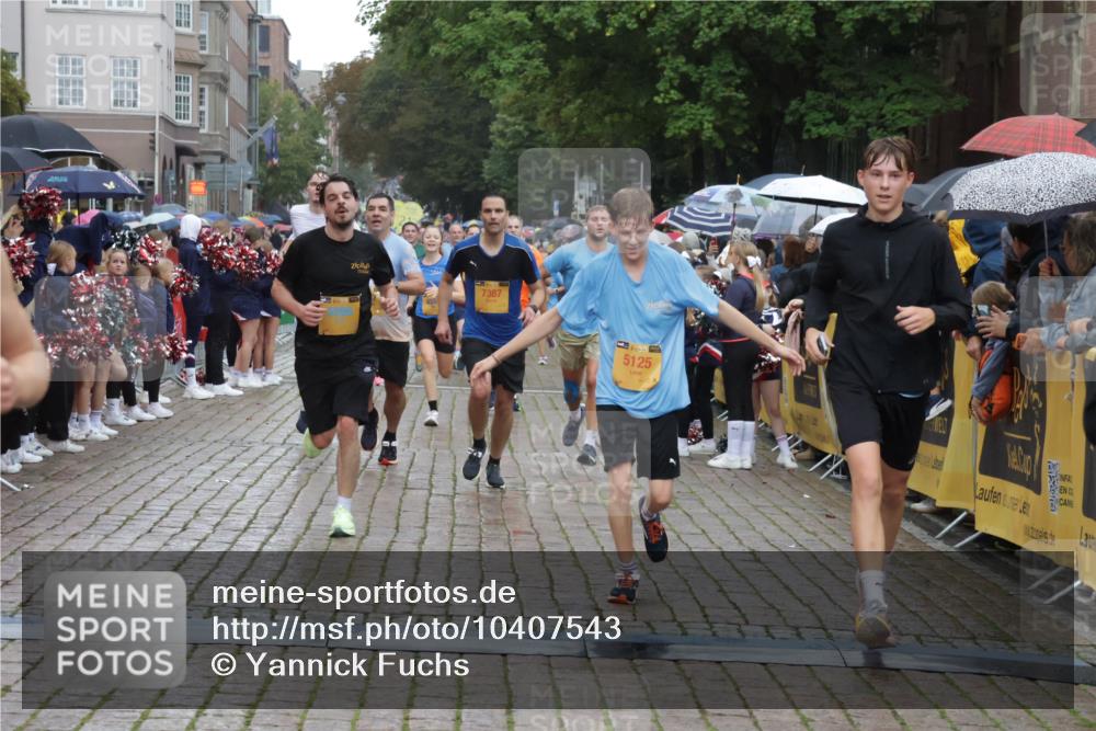 13.09.2026 - Kiel Lauf Yannick Fuchs http://msf.ph/oto/10407543 13.09.2026 10:35:02 Ziel 1640, 2268, 3400, 3470, 3547, 3603, 4028, 4449, 5247, 7960, 9220, 9541, 9853, 9988, 10361, 10676, 11163, 12095, 1307, 1667, 2044, 2432, 2449, 2465, 3180, 3547, 3864, 4351, 4608, 4723, 4735, 5125, 5218, 5576, 5737, 5996, 6225, 6260, 6941, 7006, 7273, 7387, 7672, 7928, 8195, 8480, 8746, 9276, 9389, 10549, 10904, 10905, 11163, 11374, 12070, 400, 1784, 2390, 2687, 4022, 4951, 5293, 5386, 6578, 6603, 7971, 8164, 8266, 8750, 9261, 9264, 10065, 10475, 11368, 11568, 11758, 93 meine-sportfotos.de
