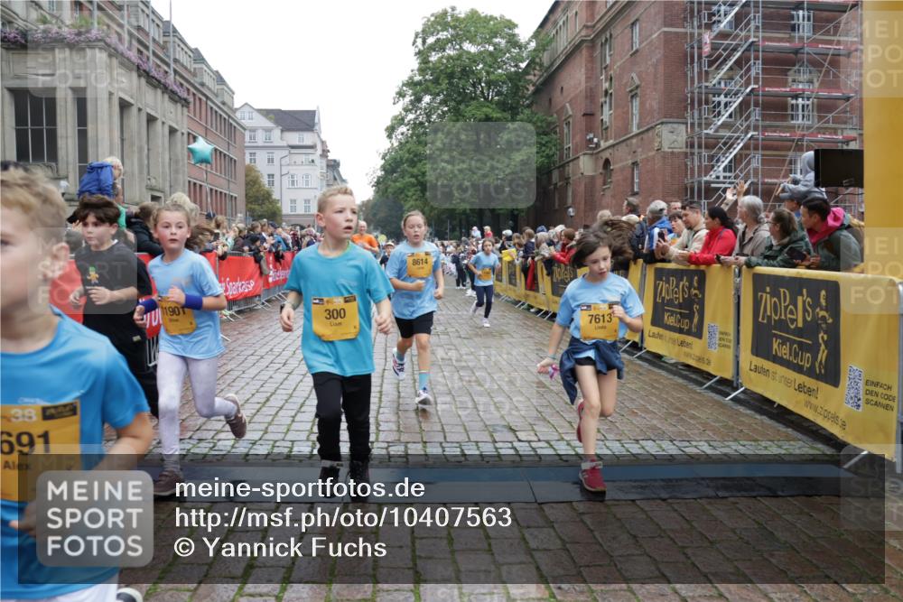 13.09.2026 - Kiel Lauf Yannick Fuchs http://msf.ph/oto/10407563 13.09.2026 09:01:05 Ziel 6561, 7982, 9503, 12506, 282, 1446, 3135, 3268, 3611, 4093, 6561, 7487, 7991, 10304, 10561, 10562, 10636, 11425, 300, 1662, 1794, 2553, 7613, 8614, 8691, 11562, 11901, 12436, 897, 1284, 4093, 6487, 10304, 11727 meine-sportfotos.de