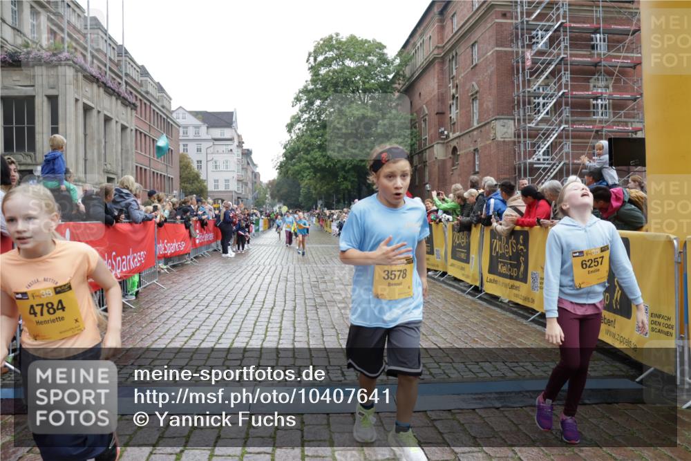 13.09.2026 - Kiel Lauf Yannick Fuchs http://msf.ph/oto/10407641 13.09.2026 09:01:11 Ziel 1662, 7982, 282, 1446, 3135, 3268, 3611, 6561, 7487, 7991, 9503, 10636, 11425, 12506, 300, 1794, 2553, 3578, 4784, 6257, 7613, 8614, 8691, 11562, 11901, 12436, 282, 1446, 3268, 4093, 10304, 10561, 10562 meine-sportfotos.de