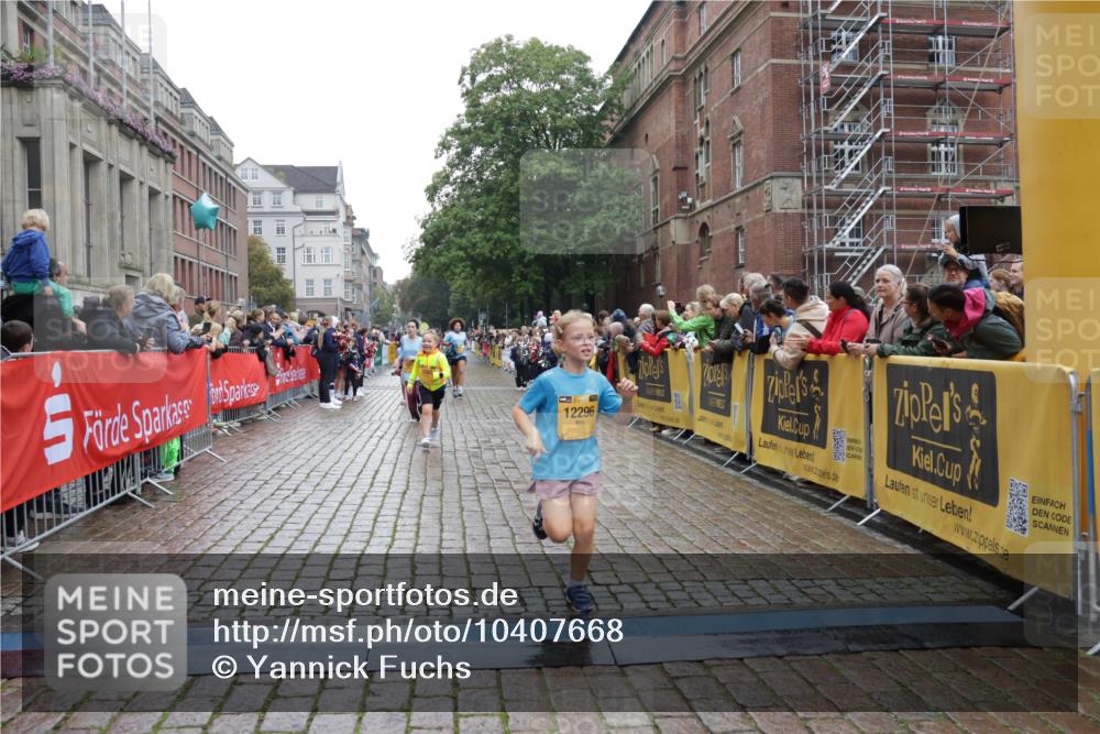 13.09.2026 - Kiel Lauf Yannick Fuchs http://msf.ph/oto/10407668 13.09.2026 09:01:16 Ziel 300, 1662, 1794, 2553, 7613, 7982, 8614, 8691, 3135, 3611, 6561, 7487, 7991, 9503, 10636, 11425, 12506, 3362, 3578, 4784, 6257, 11562, 11901, 12296, 12436, 282, 1446, 3268, 10561, 10562 meine-sportfotos.de