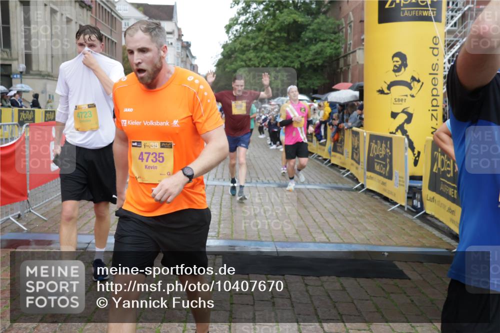 13.09.2026 - Kiel Lauf Yannick Fuchs http://msf.ph/oto/10407670 13.09.2026 10:35:09 Ziel 1640, 2268, 3400, 4022, 4028, 4449, 4951, 5247, 5386, 6578, 6603, 7960, 8164, 8266, 8750, 9220, 9261, 9264, 9541, 9853, 9988, 10065, 10475, 10676, 11368, 12095, 1307, 1667, 2044, 2432, 2449, 3180, 3470, 3547, 3603, 3864, 4608, 5218, 5576, 6225, 6941, 7006, 7273, 7672, 7928, 8195, 8480, 8746, 9276, 9389, 10361, 10549, 10904, 10905, 11163, 11374, 400, 1784, 2390, 2687, 5293, 5817, 6381, 6849, 7710, 7971, 8436, 9143, 11568, 11758, 12774, 2044, 3180, 3864, 4351, 4608, 4735 meine-sportfotos.de