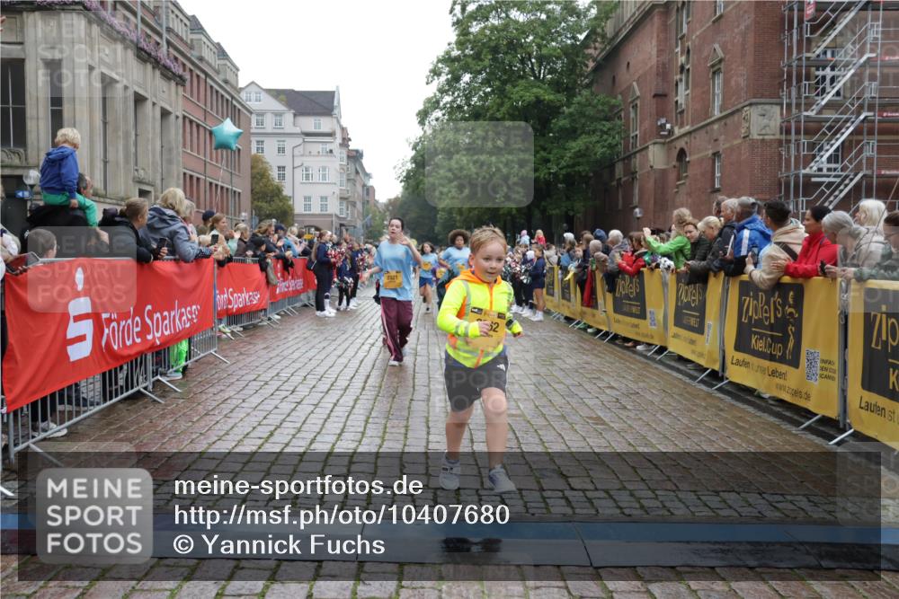 13.09.2026 - Kiel Lauf Yannick Fuchs http://msf.ph/oto/10407680 13.09.2026 09:01:18 Ziel 300, 1662, 1794, 2553, 7613, 7982, 8614, 8691, 11562, 11901, 12436, 3135, 3611, 6561, 7487, 7991, 9503, 10636, 11425, 12506, 3362, 3578, 4415, 4784, 6257, 7210, 11772, 12296, 12626, 282, 1446, 3268 meine-sportfotos.de