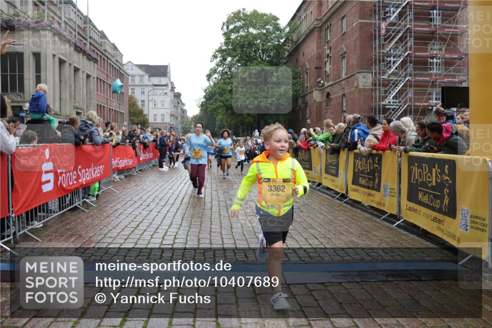 13.09.2026 - Kiel Lauf Yannick Fuchs http://msf.ph/oto/10407689 13.09.2026 09:01:18 Ziel 300, 1662, 1794, 2553, 7613, 7982, 8614, 8691, 11562, 11901, 12436, 3135, 3611, 6561, 7487, 7991, 9503, 10636, 11425, 12506, 3362, 3578, 4415, 4784, 6257, 7210, 11772, 12296, 12626, 282, 1446, 3268 meine-sportfotos.de