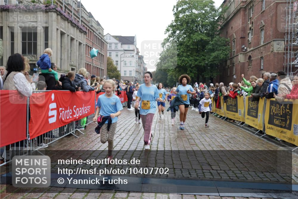 13.09.2026 - Kiel Lauf Yannick Fuchs http://msf.ph/oto/10407702 13.09.2026 09:01:20 Ziel 300, 1662, 1794, 2553, 7613, 7982, 8614, 8691, 11562, 11901, 12436, 3135, 3611, 6561, 7487, 7982, 7991, 9503, 10636, 11425, 12506, 3362, 3578, 4415, 4784, 6257, 6315, 7210, 9287, 11772, 12296, 12626, 1446, 3268 meine-sportfotos.de