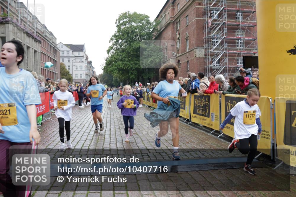 13.09.2026 - Kiel Lauf Yannick Fuchs http://msf.ph/oto/10407716 13.09.2026 09:01:22 Ziel 300, 1662, 1794, 2553, 3578, 4784, 6257, 7613, 8614, 8691, 11562, 11901, 12436, 1662, 3135, 3611, 6561, 7487, 7982, 7991, 9503, 10636, 11425, 12506, 2321, 2568, 3362, 4415, 6315, 7210, 9287, 11772, 12296, 12626, 7487, 10636 meine-sportfotos.de
