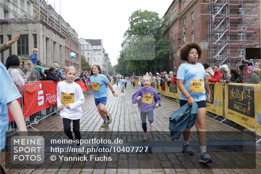 13.09.2026 - Kiel Lauf Yannick Fuchs http://msf.ph/oto/10407727 13.09.2026 09:01:23 Ziel 300, 1794, 2553, 3578, 4784, 6257, 7613, 8614, 8691, 11562, 11901, 12436, 1662, 3135, 3611, 6561, 7487, 7982, 7991, 9503, 10636, 11425, 12506, 1959, 2321, 2568, 3362, 4415, 6315, 7210, 9287, 11772, 12296, 12626, 7487, 10636 meine-sportfotos.de