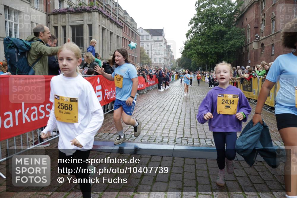13.09.2026 - Kiel Lauf Yannick Fuchs http://msf.ph/oto/10407739 13.09.2026 09:01:24 Ziel 300, 1794, 2553, 3578, 4784, 6257, 7613, 8614, 8691, 11562, 11901, 12436, 1662, 3135, 3611, 6561, 7487, 7982, 7991, 9503, 10636, 11425, 12506, 1959, 2321, 2568, 3362, 4415, 6315, 7210, 9287, 11772, 12296, 12626, 3135, 3611, 7487, 10636 meine-sportfotos.de