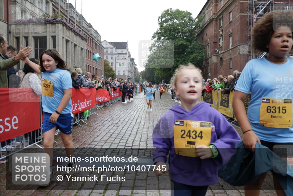 13.09.2026 - Kiel Lauf Yannick Fuchs http://msf.ph/oto/10407745 13.09.2026 09:01:24 Ziel 300, 1794, 2553, 3578, 4784, 6257, 7613, 8614, 8691, 11562, 11901, 12436, 1662, 3135, 3611, 6561, 7487, 7982, 7991, 9503, 10636, 11425, 12506, 1959, 2321, 2568, 3362, 4415, 6315, 7210, 9287, 11772, 12296, 12626, 3135, 3611, 7487, 10636 meine-sportfotos.de