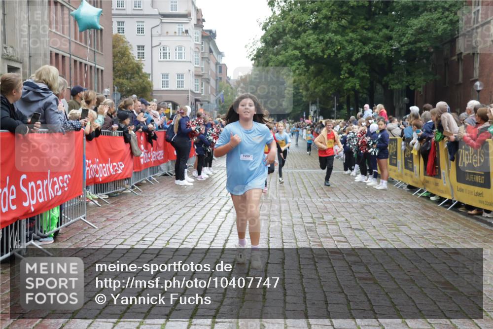 13.09.2026 - Kiel Lauf Yannick Fuchs http://msf.ph/oto/10407747 13.09.2026 09:01:26 Ziel 300, 1794, 2553, 3578, 4784, 6257, 7613, 8614, 8691, 11562, 11901, 12436, 1662, 3135, 3611, 6561, 7982, 7991, 9503, 11425, 12506, 1353, 1355, 1959, 2321, 2568, 3362, 4415, 6315, 7210, 9285, 9287, 11772, 12296, 12626, 3135, 3611, 7487, 7991, 10636, 11425 meine-sportfotos.de