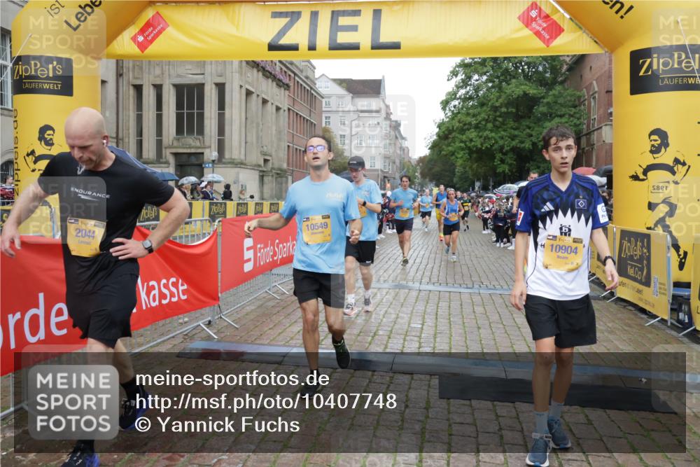 13.09.2026 - Kiel Lauf Yannick Fuchs http://msf.ph/oto/10407748 13.09.2026 10:35:13 Ziel 1640, 1784, 2390, 2687, 3400, 4022, 4449, 4951, 5247, 5386, 6578, 6603, 7971, 8164, 8266, 8750, 9220, 9261, 9264, 9541, 10065, 10475, 10676, 11368, 11568, 11758, 12095, 1307, 1667, 2268, 2432, 2449, 3470, 3547, 3603, 4028, 5218, 5247, 5576, 6225, 6941, 7006, 7273, 7672, 7960, 8195, 8746, 9276, 9389, 9853, 9988, 10361, 11163, 11374, 400, 5293, 5817, 6381, 6849, 7710, 8436, 8973, 9143, 10017, 11181, 11363, 12774, 1667, 2044, 3180, 3864, 4351, 4608, 4735, 6225, 6941 meine-sportfotos.de