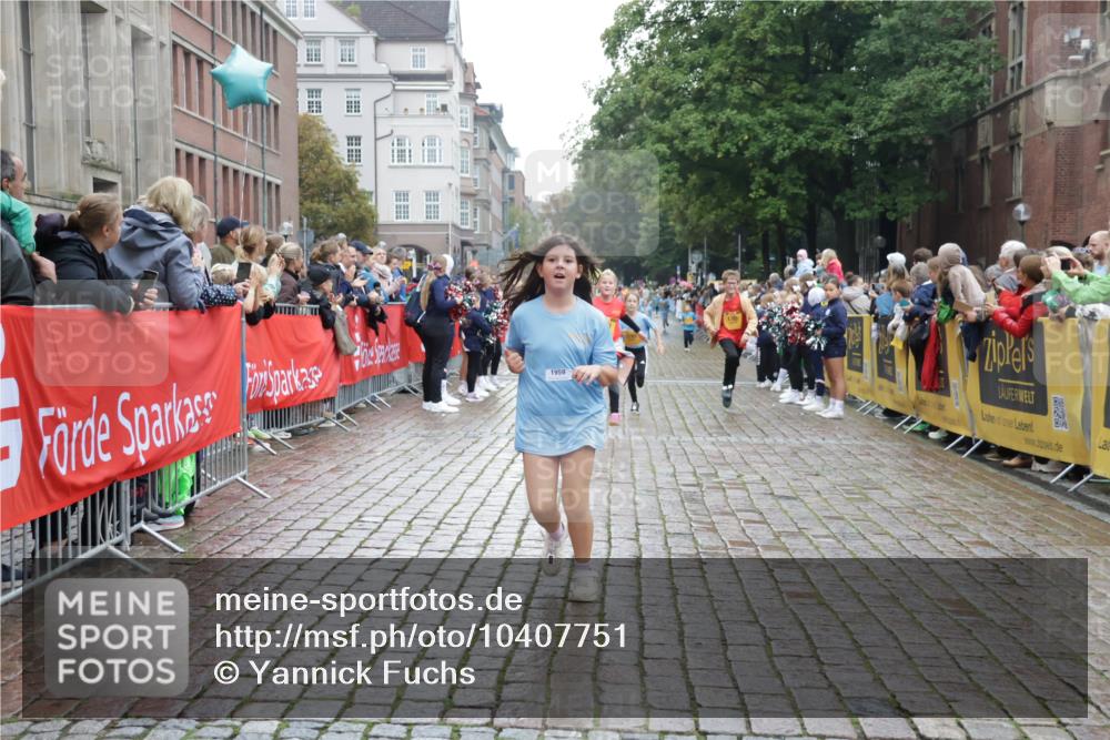 13.09.2026 - Kiel Lauf Yannick Fuchs http://msf.ph/oto/10407751 13.09.2026 09:01:26 Ziel 300, 1794, 2553, 3578, 4784, 6257, 7613, 8614, 8691, 11562, 11901, 12436, 1662, 3135, 3611, 6561, 7982, 7991, 9503, 11425, 12506, 1353, 1355, 1959, 2321, 2568, 3362, 4415, 6315, 7210, 9285, 9287, 11772, 12296, 12626, 3135, 3611, 7487, 7991, 10636, 11425 meine-sportfotos.de