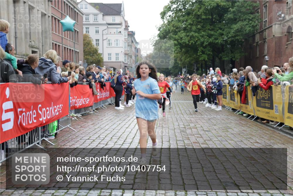 13.09.2026 - Kiel Lauf Yannick Fuchs http://msf.ph/oto/10407754 13.09.2026 09:01:26 Ziel 300, 1794, 2553, 3578, 4784, 6257, 7613, 8614, 8691, 11562, 11901, 12436, 1662, 3135, 3611, 6561, 7982, 7991, 9503, 11425, 12506, 1353, 1355, 1959, 2321, 2568, 3362, 4415, 6315, 7210, 9285, 9287, 11772, 12296, 12626, 3135, 3611, 7487, 7991, 10636, 11425 meine-sportfotos.de
