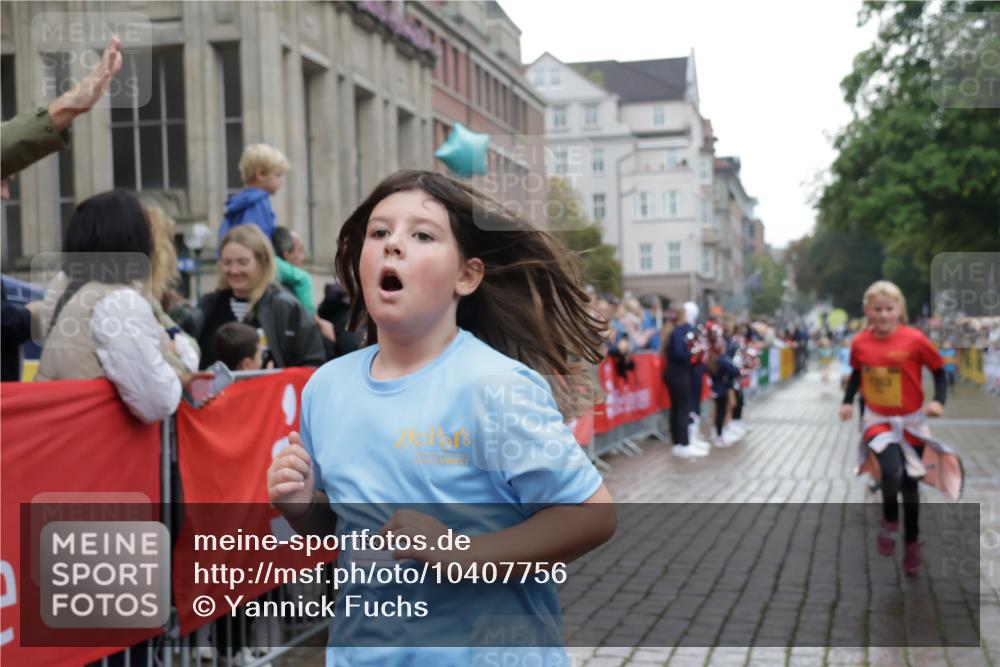 13.09.2026 - Kiel Lauf Yannick Fuchs http://msf.ph/oto/10407756 13.09.2026 09:01:27 Ziel 300, 1794, 2553, 3578, 4784, 6257, 7613, 8614, 8691, 11562, 11901, 12296, 12436, 1662, 3135, 3611, 6561, 7982, 7991, 9503, 11425, 12506, 1353, 1355, 1959, 2321, 2568, 3362, 4415, 6315, 7210, 9285, 9287, 11772, 12626, 3135, 3611, 6561, 7487, 7991, 10636, 11425 meine-sportfotos.de