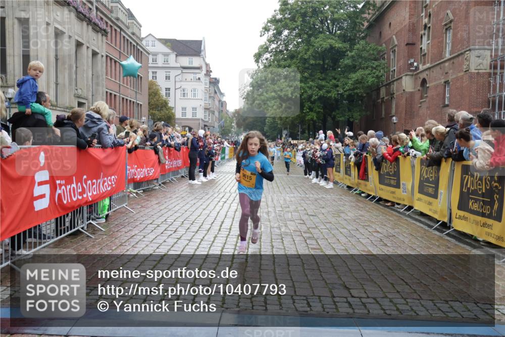 13.09.2026 - Kiel Lauf Yannick Fuchs http://msf.ph/oto/10407793 13.09.2026 09:01:31 Ziel 1794, 3362, 3578, 4784, 6257, 7613, 8614, 11562, 11901, 12296, 12436, 300, 1662, 1794, 2553, 7613, 7982, 8614, 8691, 9503, 12506, 1353, 1355, 1959, 2321, 2568, 4415, 6315, 7210, 9285, 9287, 9615, 11772, 12626, 3135, 3611, 6561, 7487, 7991, 10636, 11425 meine-sportfotos.de