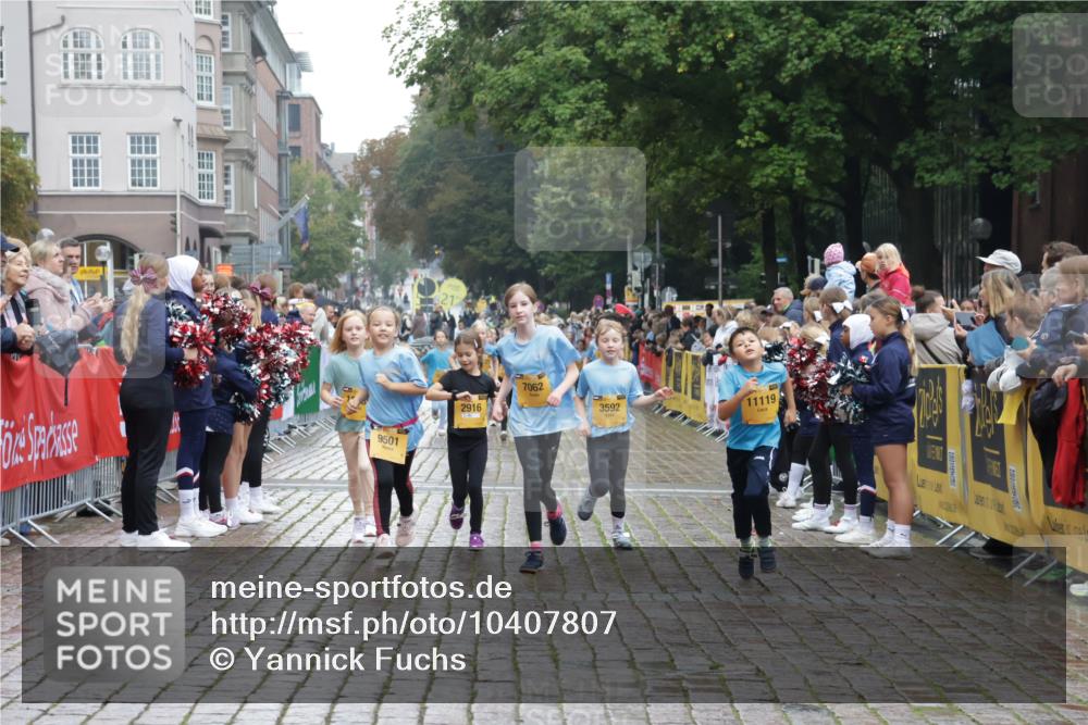 13.09.2026 - Kiel Lauf Yannick Fuchs http://msf.ph/oto/10407807 13.09.2026 09:01:35 Ziel 3362, 3578, 4415, 4784, 6257, 6315, 7210, 9287, 11772, 12296, 12626, 300, 1662, 1794, 2553, 7613, 7982, 8614, 8691, 9503, 11562, 11901, 12436, 12506, 1353, 1355, 1959, 2321, 2568, 7062, 9285, 9615, 11119, 6561, 7991, 9503, 11425, 12506 meine-sportfotos.de