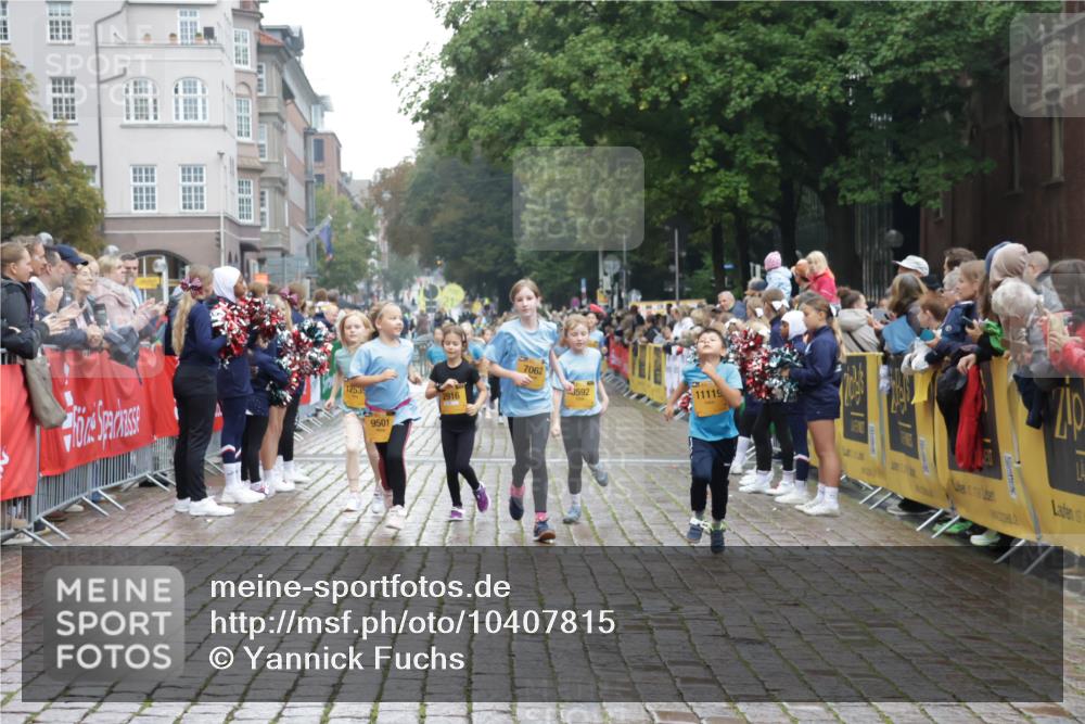 13.09.2026 - Kiel Lauf Yannick Fuchs http://msf.ph/oto/10407815 13.09.2026 09:01:35 Ziel 3362, 3578, 4415, 4784, 6257, 6315, 7210, 9287, 11772, 12296, 12626, 300, 1662, 1794, 2553, 7613, 7982, 8614, 8691, 9503, 11562, 11901, 12436, 12506, 1353, 1355, 1959, 2321, 2568, 7062, 9285, 9615, 11119, 6561, 7991, 9503, 11425, 12506 meine-sportfotos.de