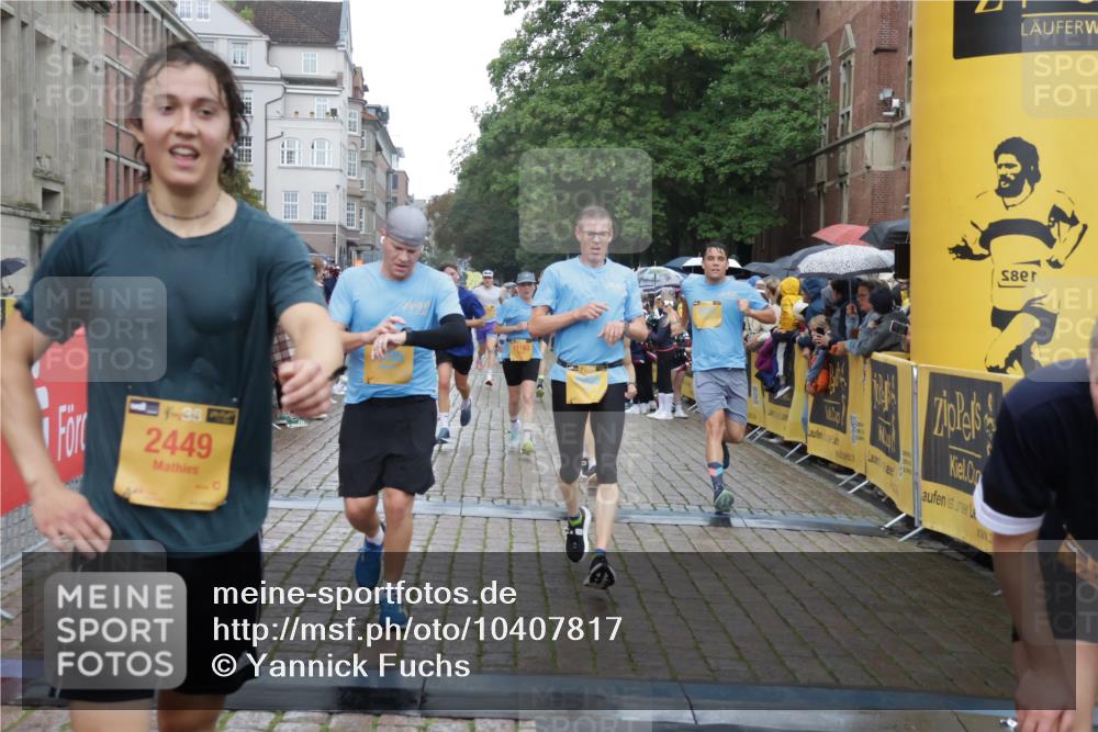 13.09.2026 - Kiel Lauf Yannick Fuchs http://msf.ph/oto/10407817 13.09.2026 10:35:25 Ziel 400, 1784, 2390, 2687, 5293, 5817, 6381, 6849, 7710, 7971, 8436, 9143, 10017, 11568, 11758, 12774, 1640, 2268, 2390, 2687, 3400, 3470, 3547, 3603, 4022, 4028, 4449, 4951, 5218, 5247, 5386, 6578, 6603, 7006, 7273, 7960, 8164, 8266, 8750, 9220, 9261, 9264, 9541, 9853, 9988, 10065, 10361, 10475, 10676, 11163, 11368, 12095, 100, 215, 1376, 1993, 2116, 2248, 3124, 3790, 4538, 5151, 5698, 6085, 6645, 7215, 7280, 8002, 8079, 8415, 8432, 8660, 8973, 10483, 10701, 11181, 11363 meine-sportfotos.de